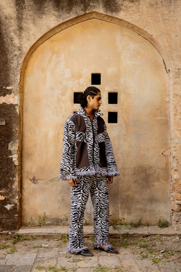 STRIPED EQUINE HANDWOVEN - JACKET - Image 6